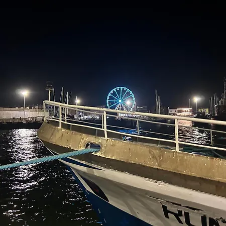 Lambruschini A شقة فيوميتشينو