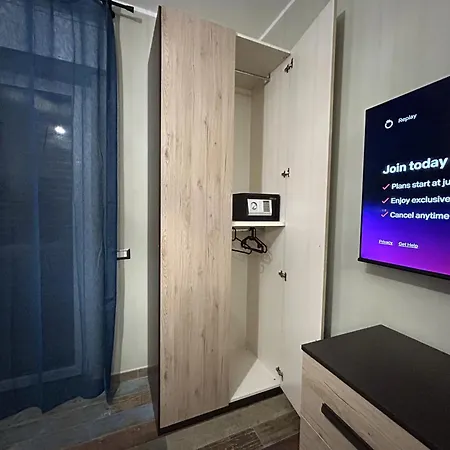 شقة Lambruschini A *