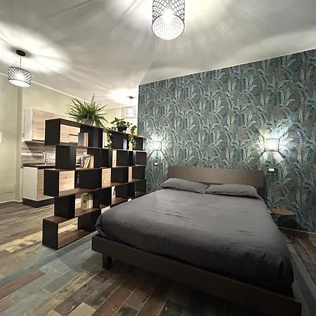 Lambruschini A شقة فيوميتشينو